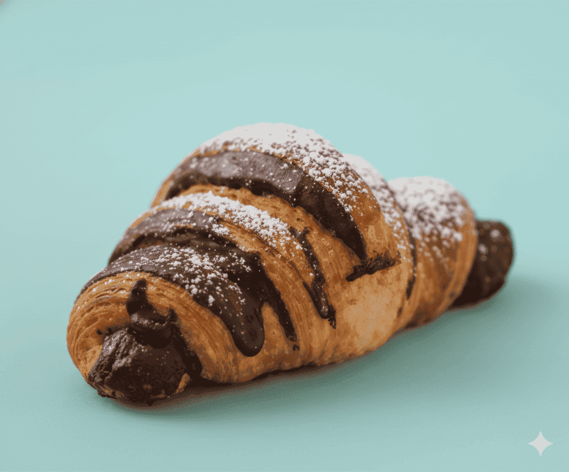 Veganes Schokocroissant mit dunkler Schokolade